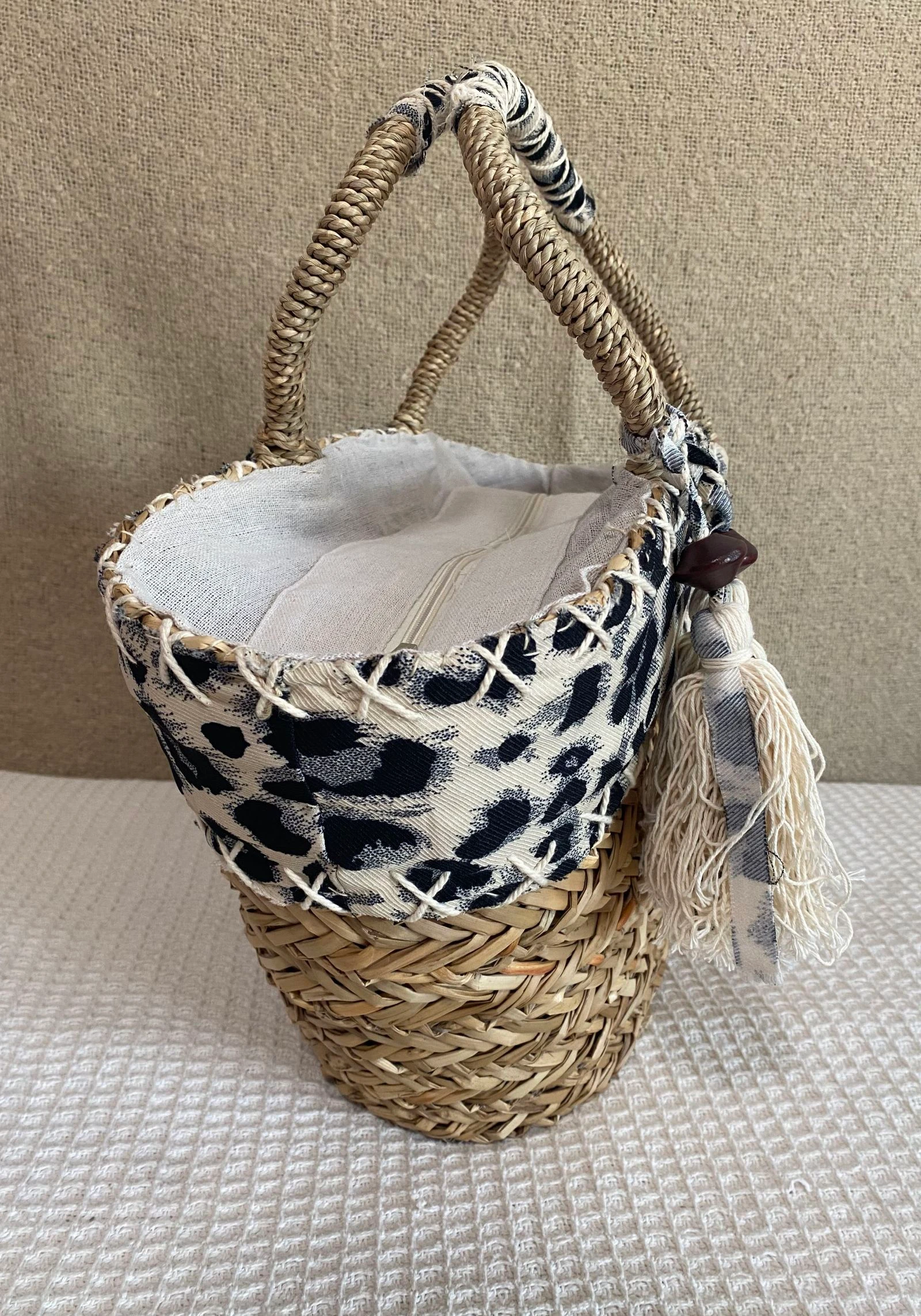 Grote strooien tas met luipaardprint – photo 4